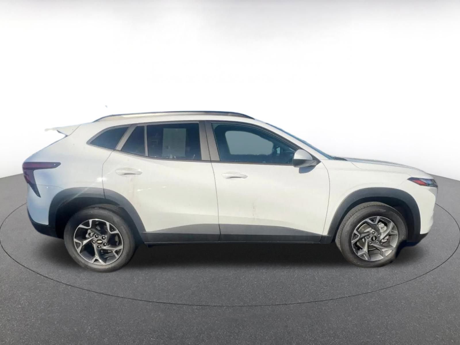 Thumbnail: 2025 Chevrolet Trax - 16