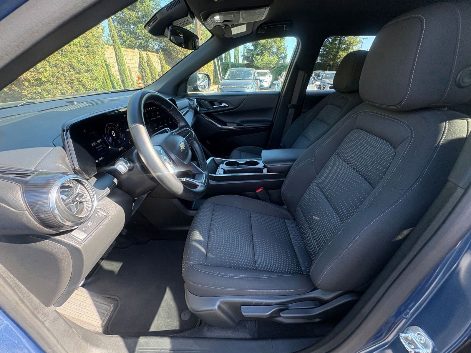 Thumbnail: 2025 Chevrolet Equinox - 28
