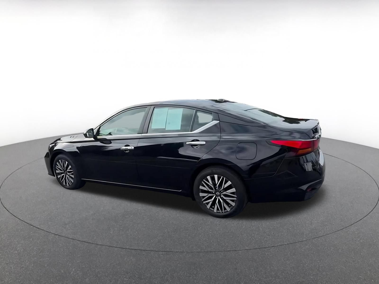 Thumbnail: 2025 Nissan Altima - 8