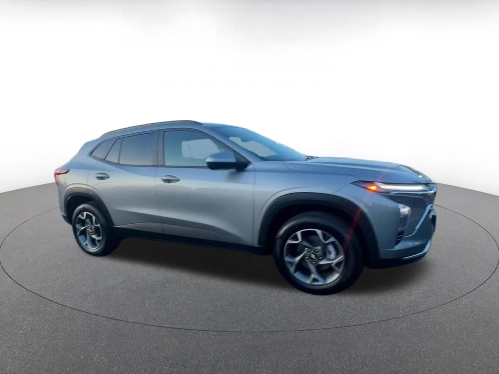 Thumbnail: 2025 Chevrolet Trax - 2