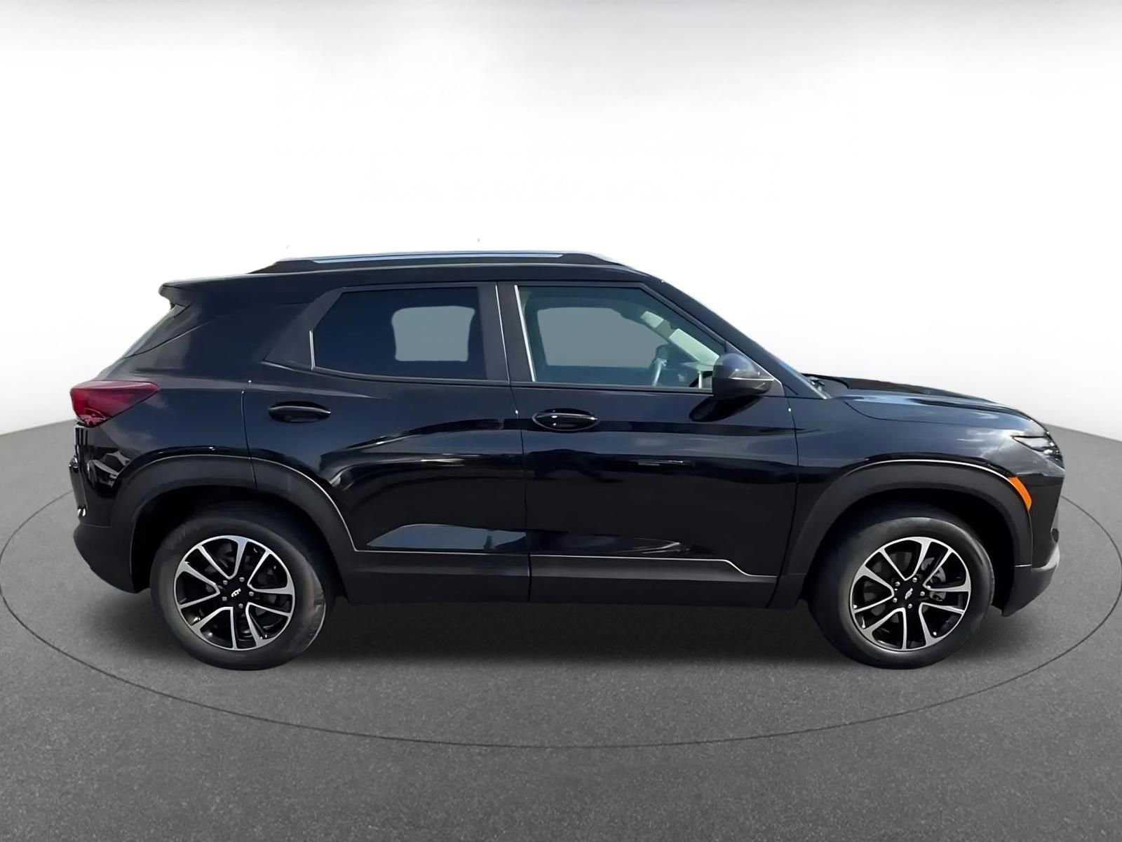Thumbnail: 2025 Chevrolet TrailBlazer - 16