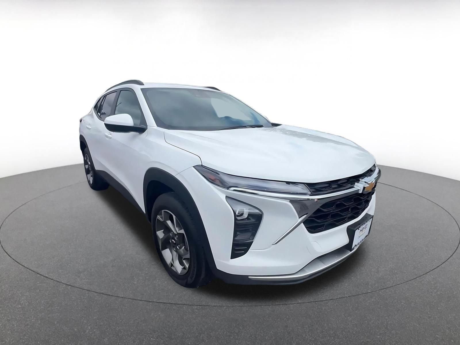 Thumbnail: 2025 Chevrolet Trax - 3