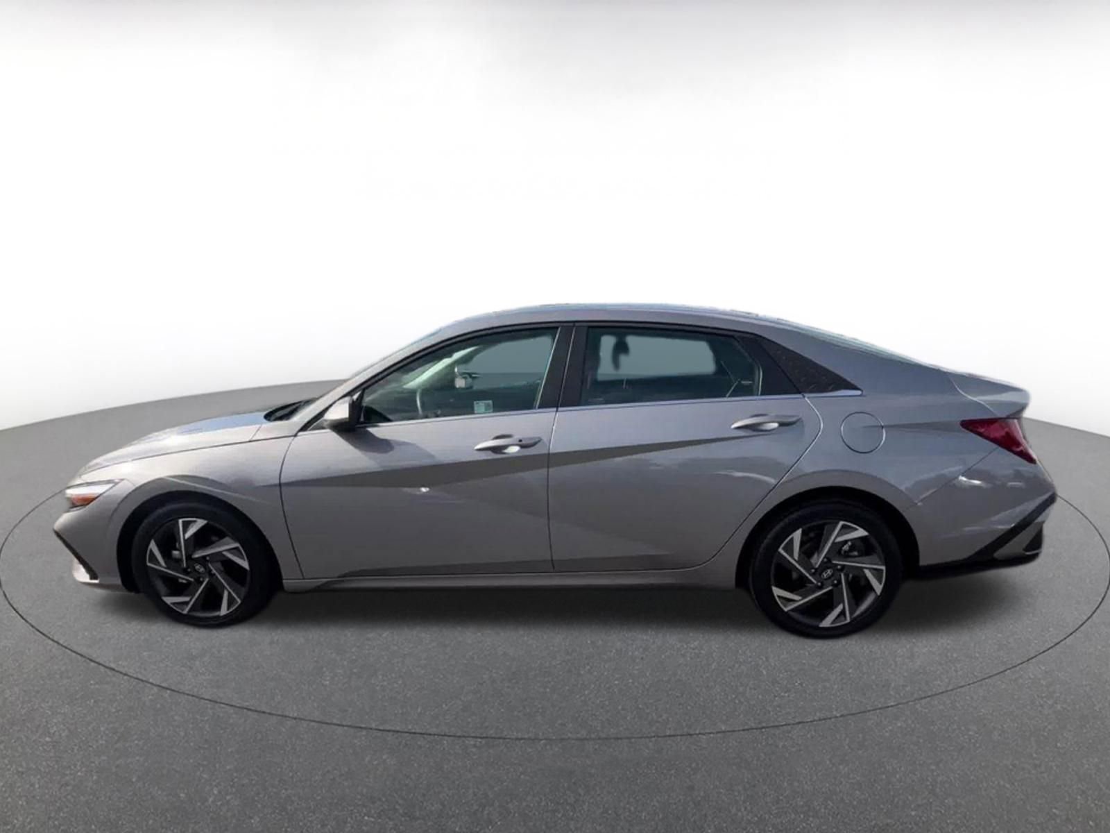 Thumbnail: 2025 Hyundai Elantra - 9