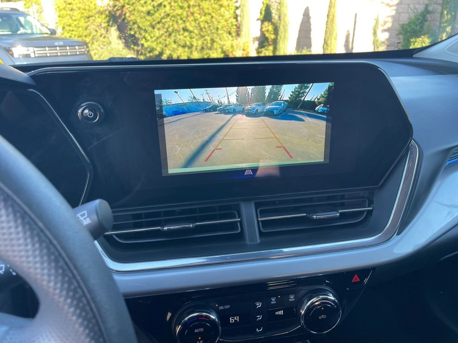 Thumbnail: 2025 Chevrolet Trax - 17