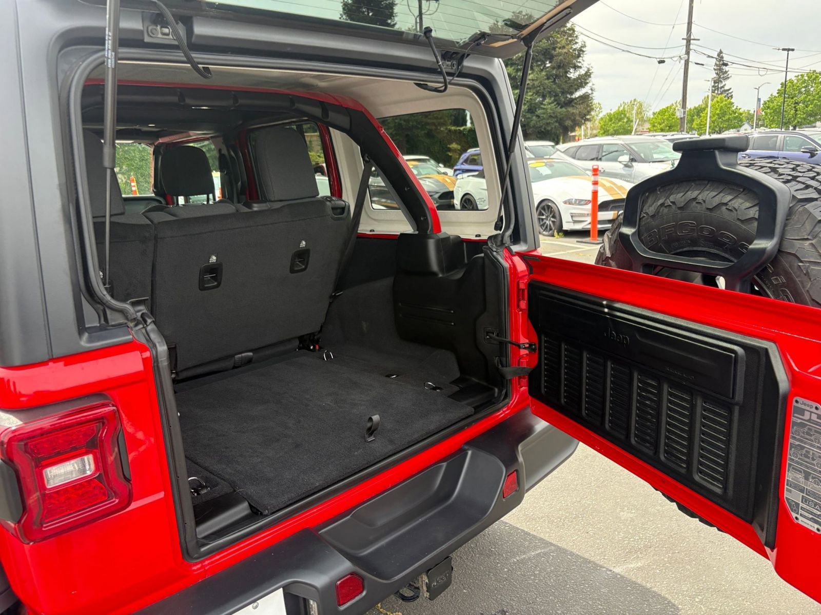 Thumbnail: 2025 Jeep Wrangler - 30