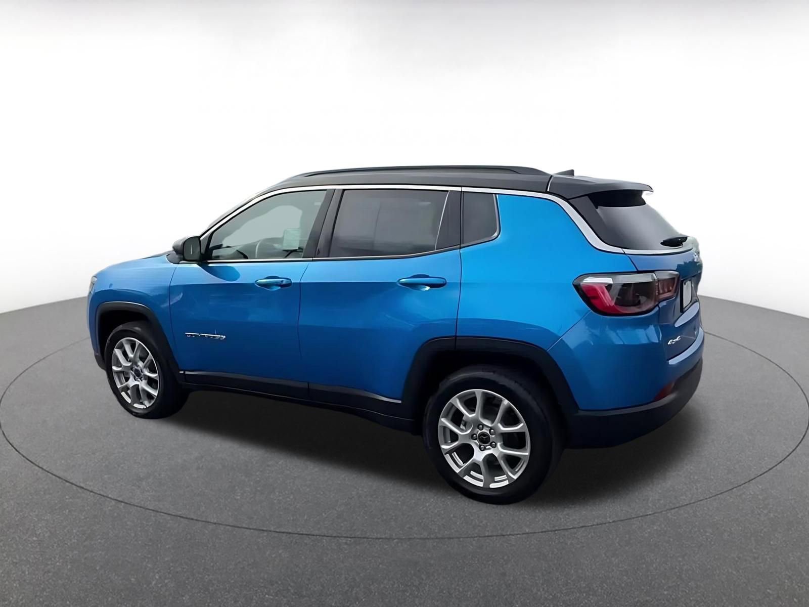 Thumbnail: 2025 Jeep Compass - 10