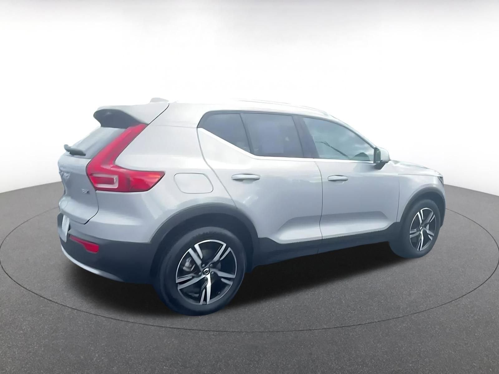 Thumbnail: 2024 Volvo XC40 - 15