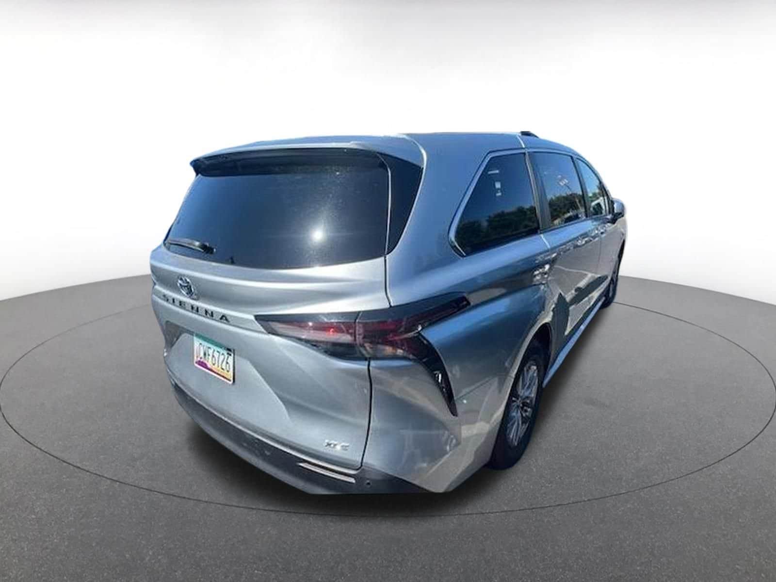 Thumbnail: 2025 Toyota Sienna - 4