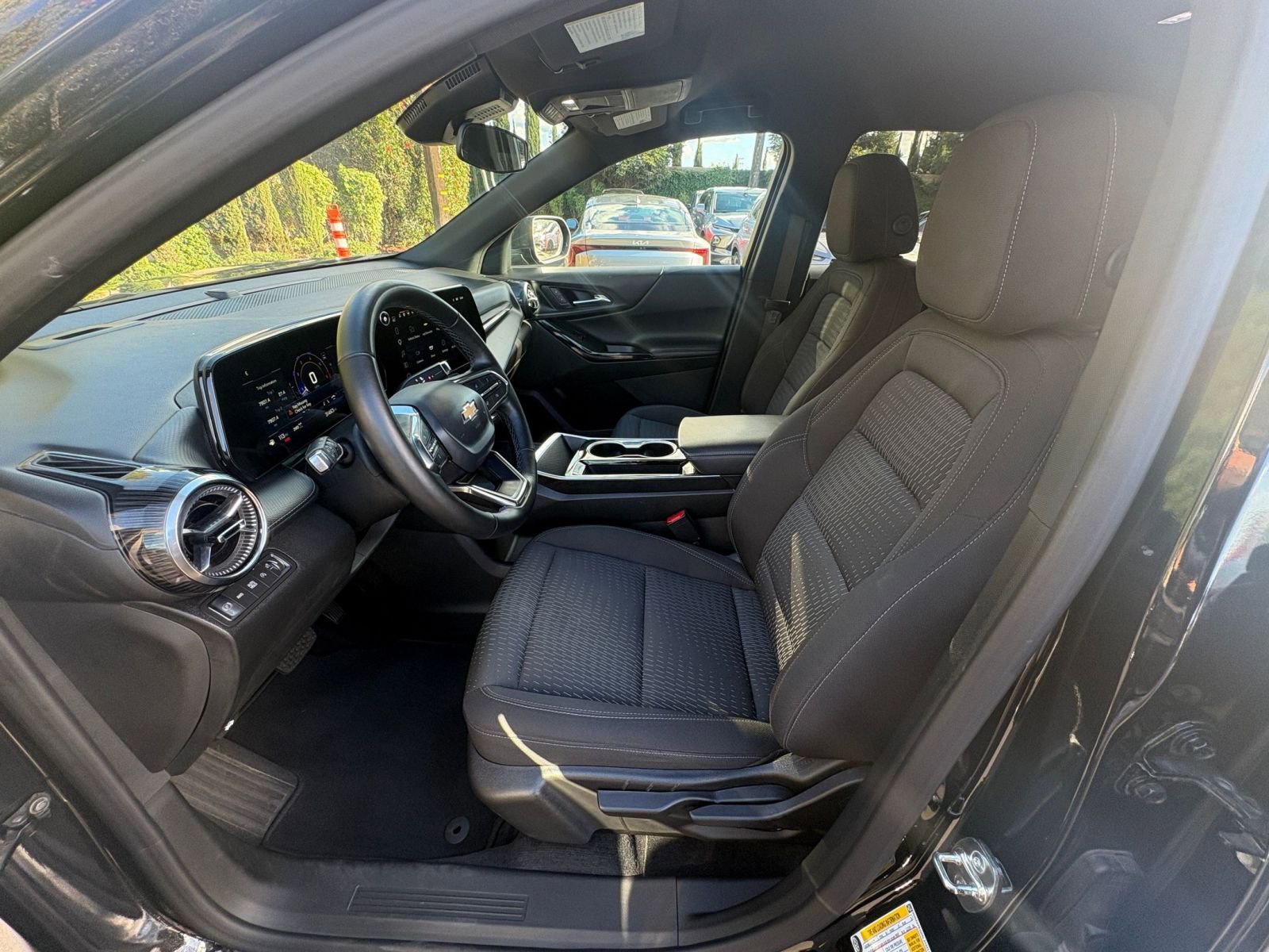 Thumbnail: 2025 Chevrolet Equinox - 28