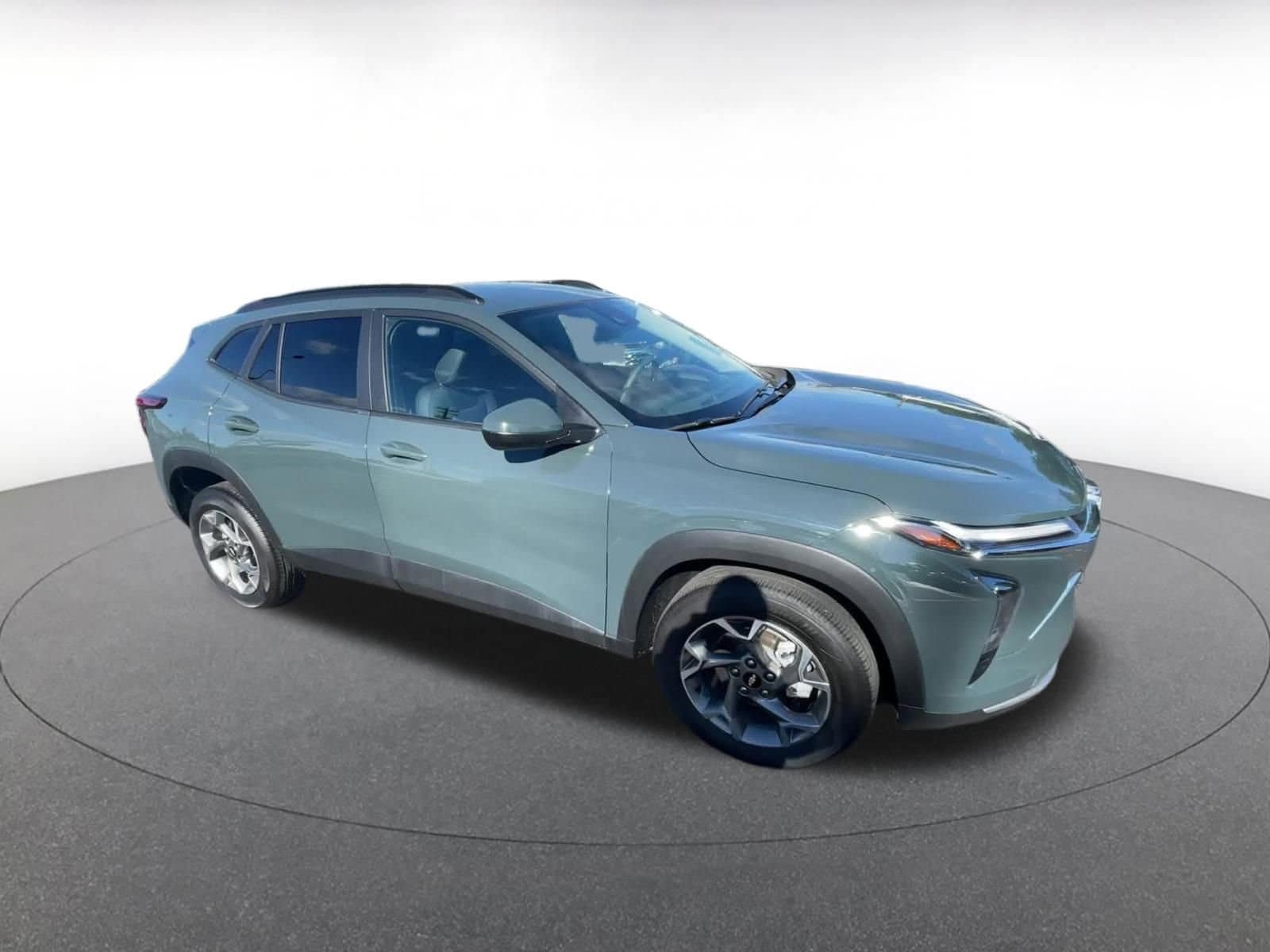 Thumbnail: 2025 Chevrolet Trax - 2