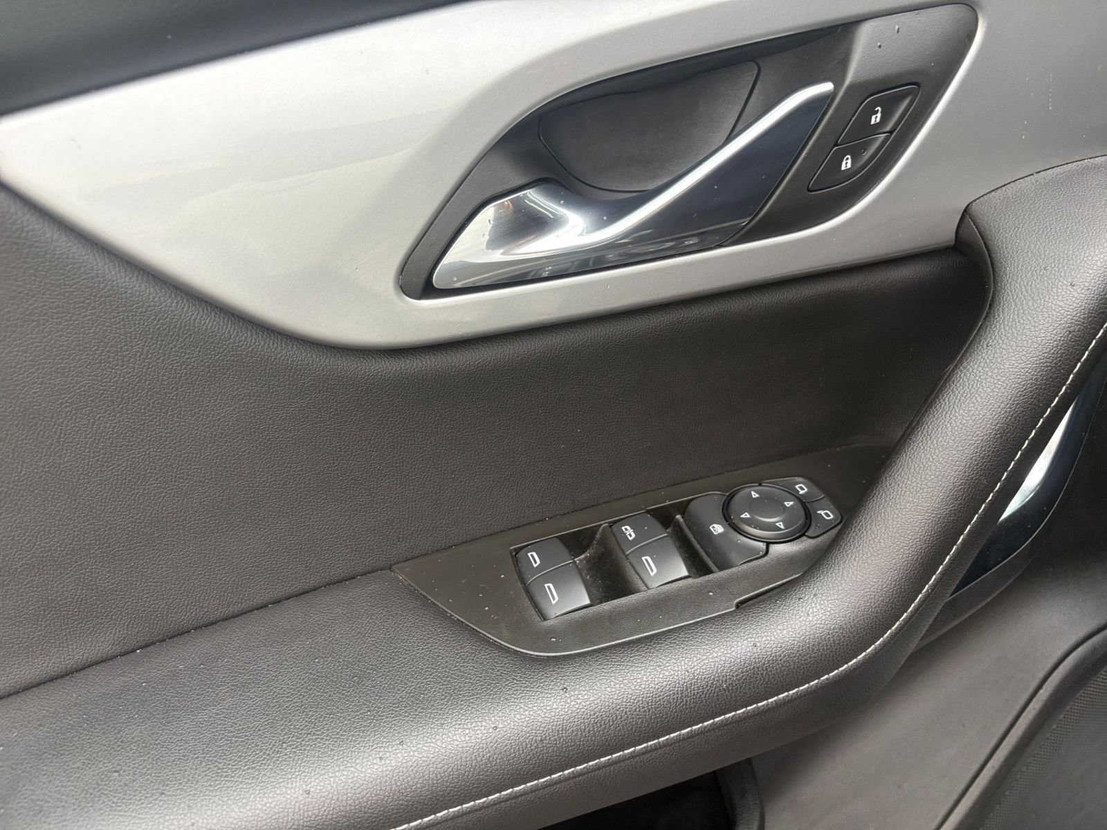 Thumbnail: 2025 Chevrolet Blazer - 18