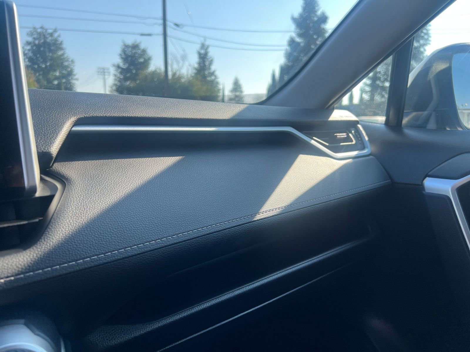 Thumbnail: 2025 Toyota RAV4 - 35