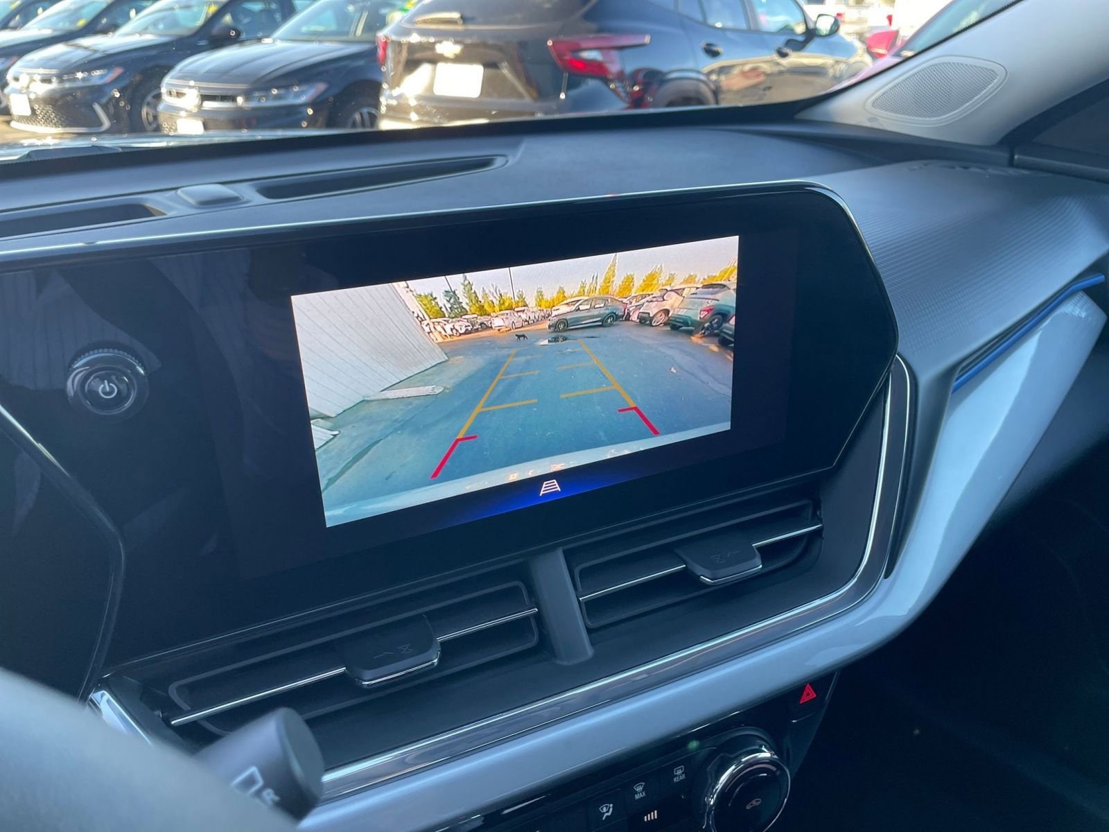 Thumbnail: 2025 Chevrolet Trax - 17