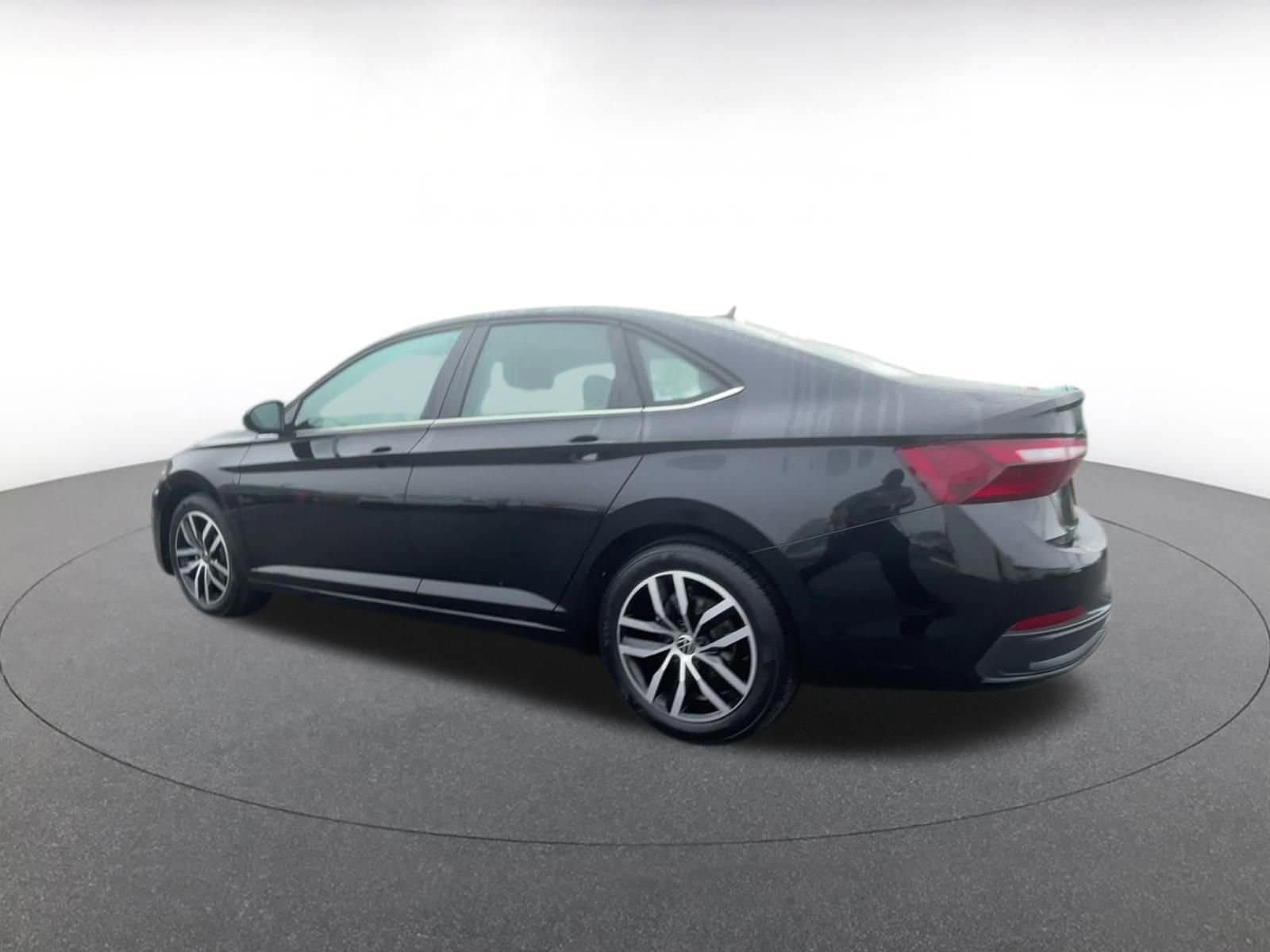 Thumbnail: 2025 Volkswagen Jetta - 10