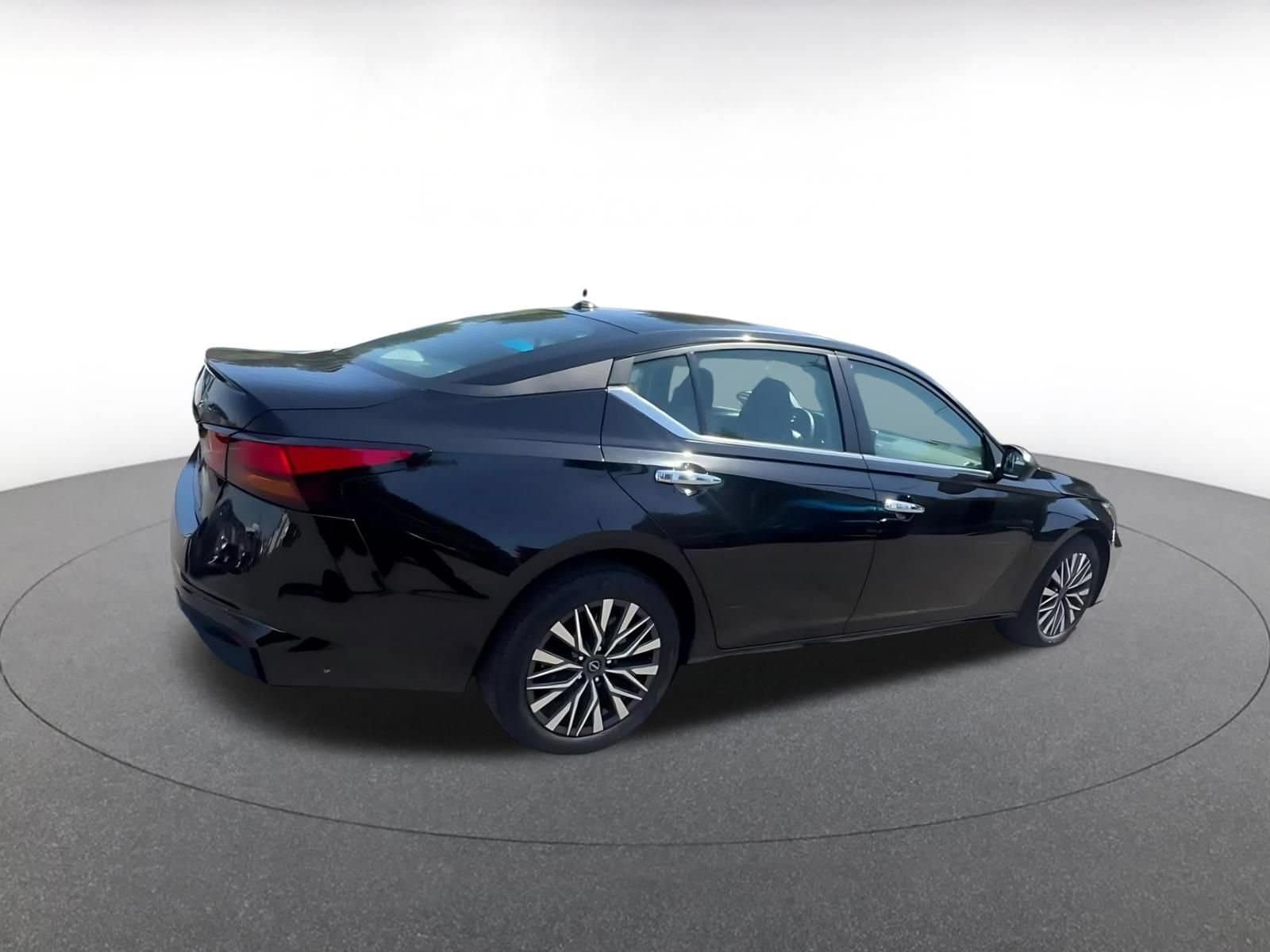 Thumbnail: 2025 Nissan Altima - 12
