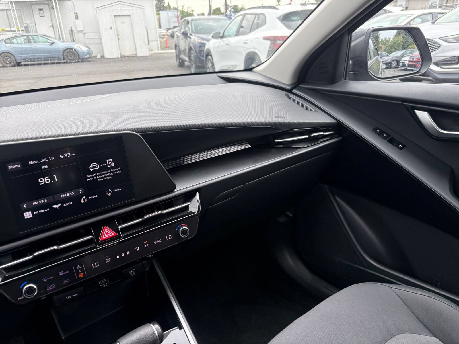 Thumbnail: 2026 Kia Niro - 33