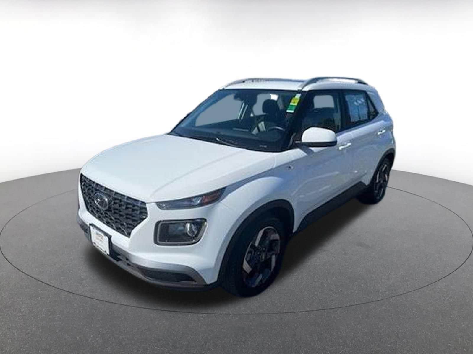 Thumbnail: 2025 Hyundai Venue - 2