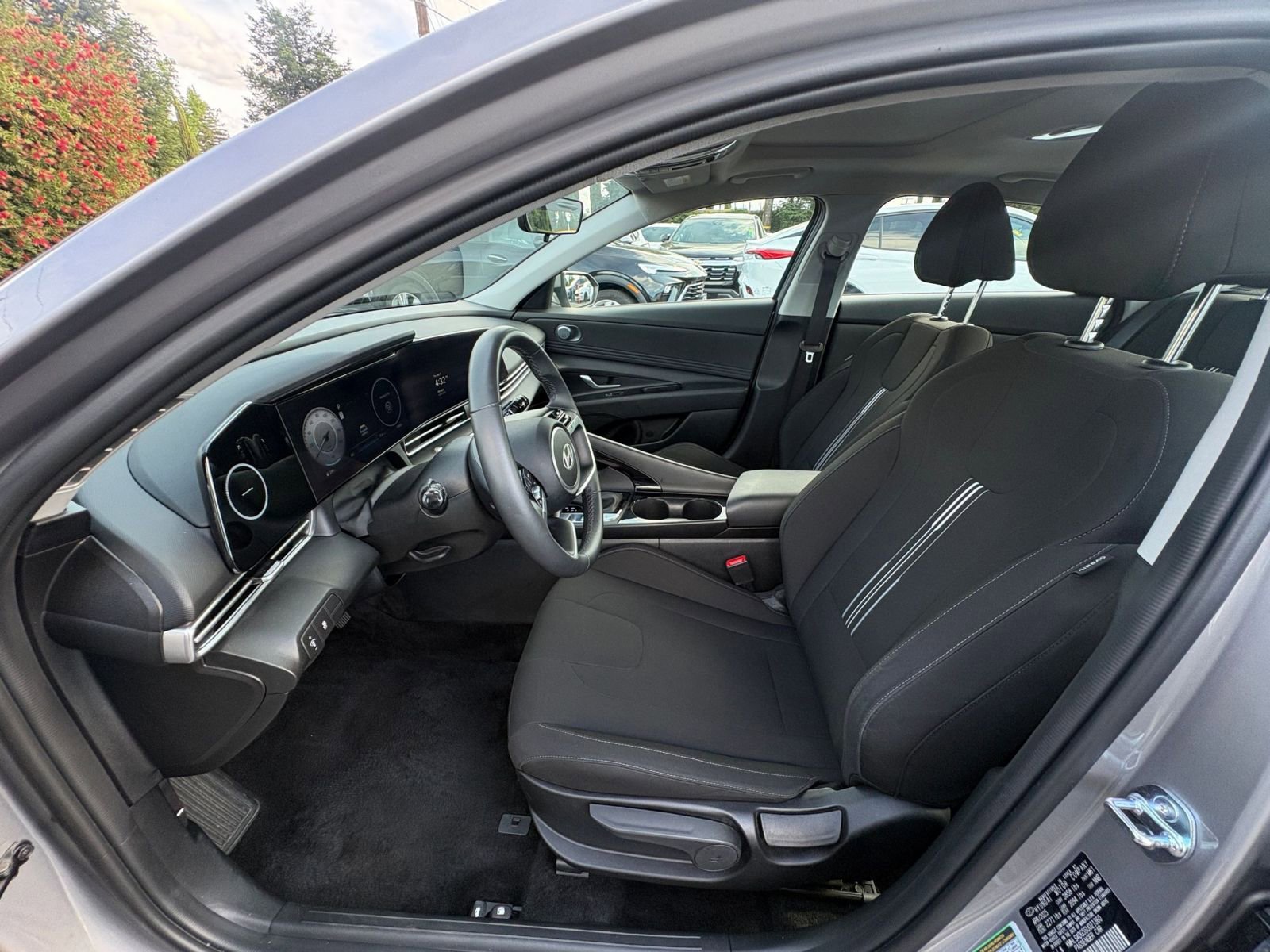 Thumbnail: 2025 Hyundai Elantra - 28