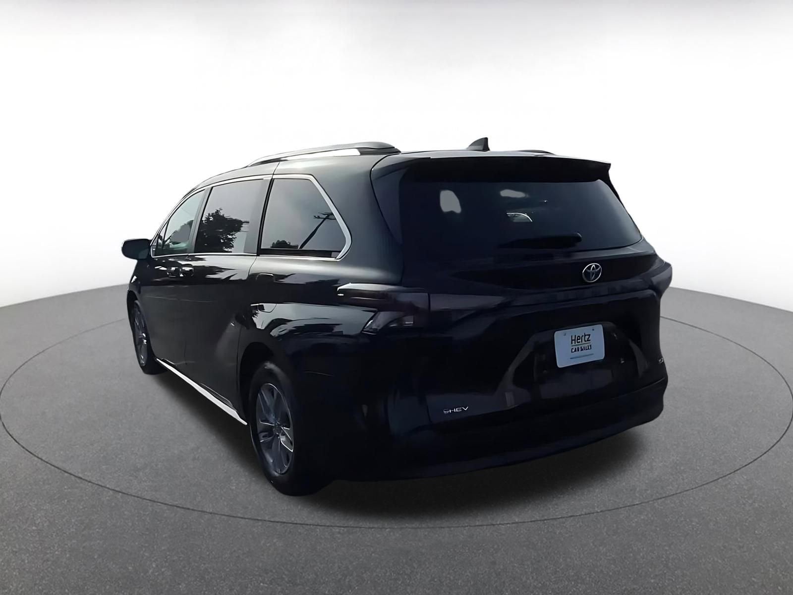 Thumbnail: 2025 Toyota Sienna - 11