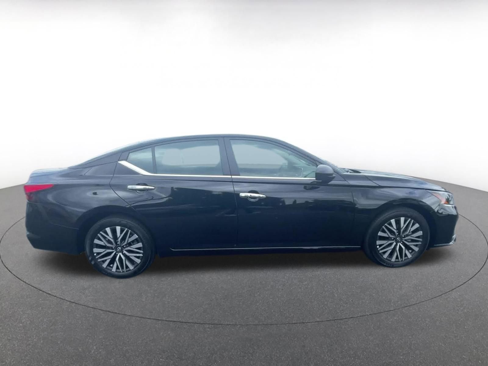 Thumbnail: 2025 Nissan Altima - 16