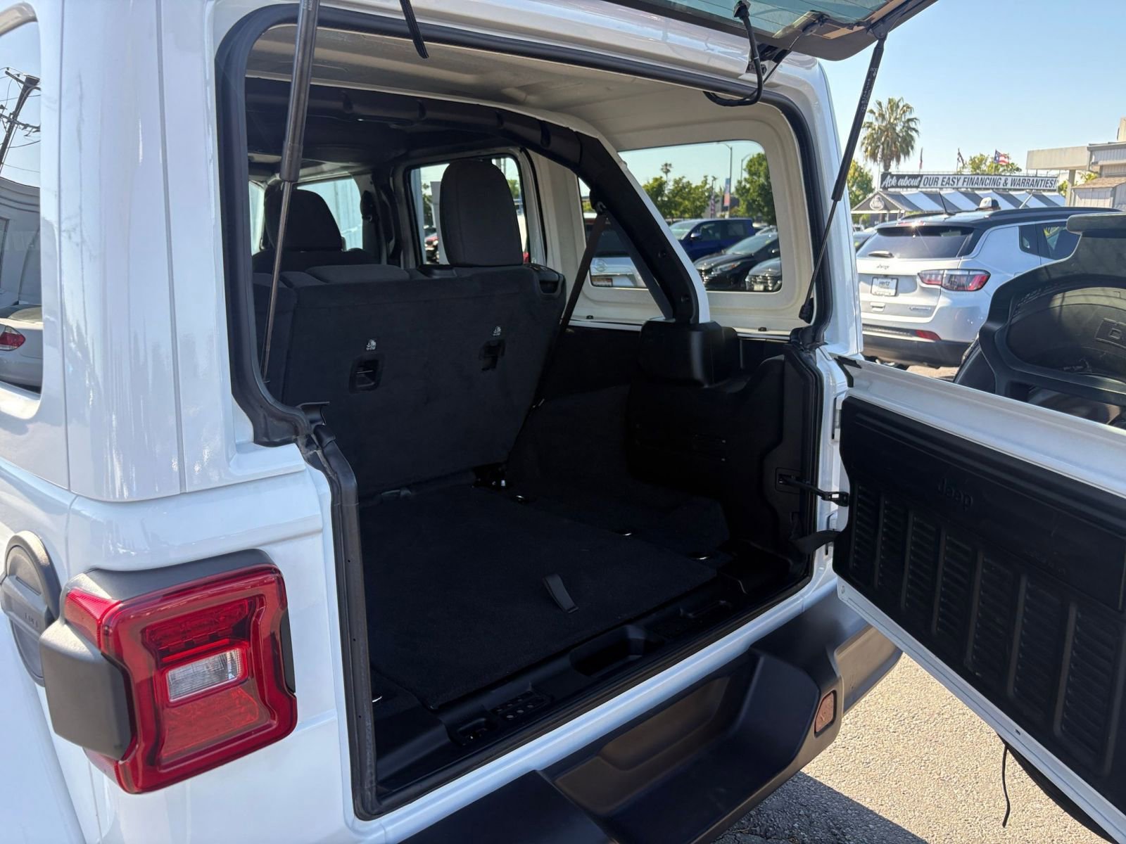Thumbnail: 2025 Jeep Wrangler - 30