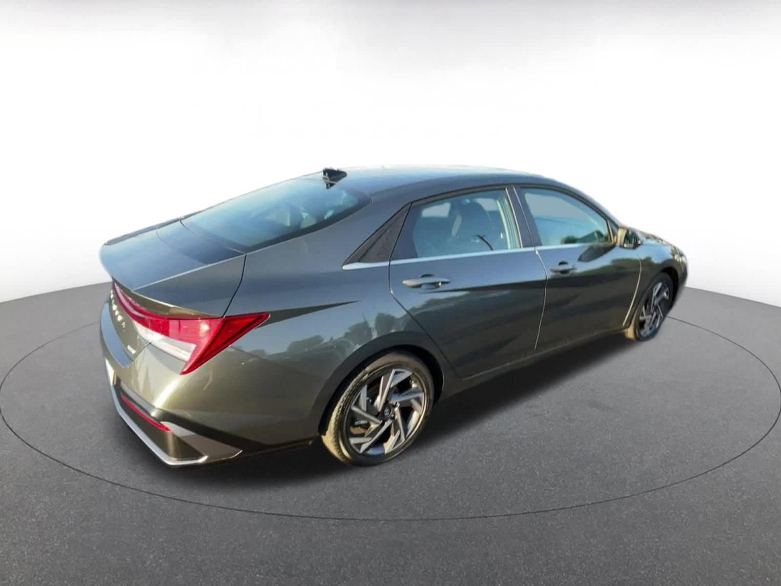 Thumbnail: 2025 Hyundai Elantra - 15