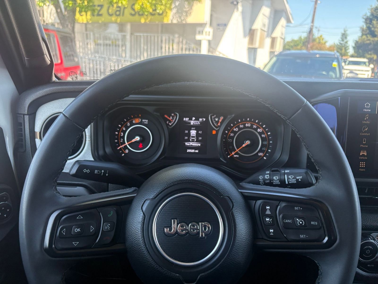 Thumbnail: 2025 Jeep Wrangler - 27