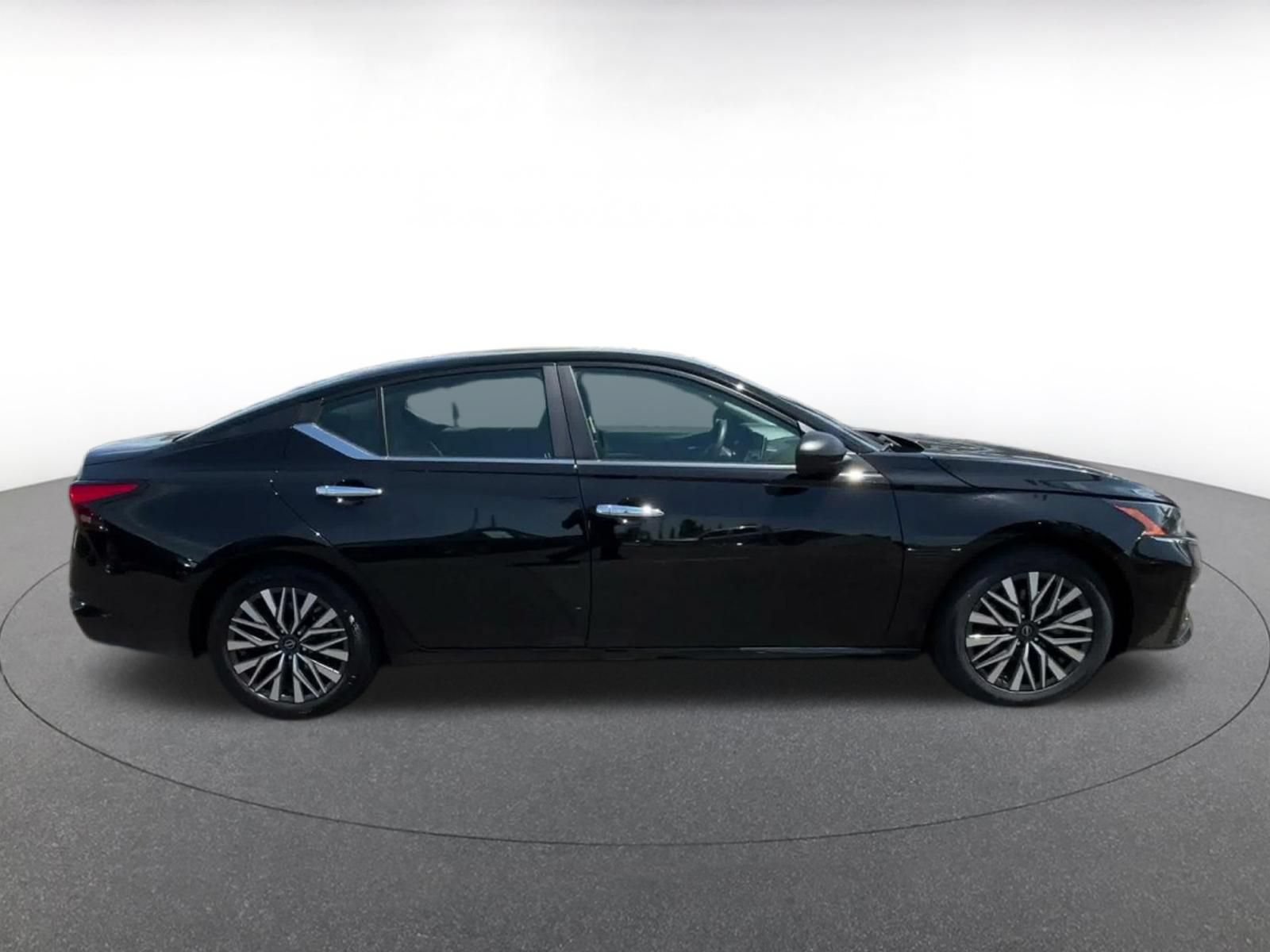 Thumbnail: 2025 Nissan Altima - 15