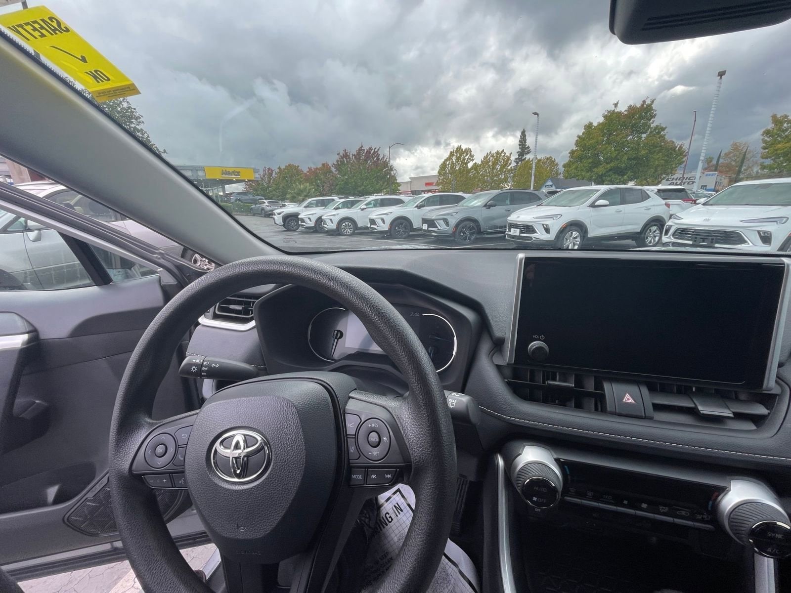 Thumbnail: 2025 Toyota RAV4 - 28