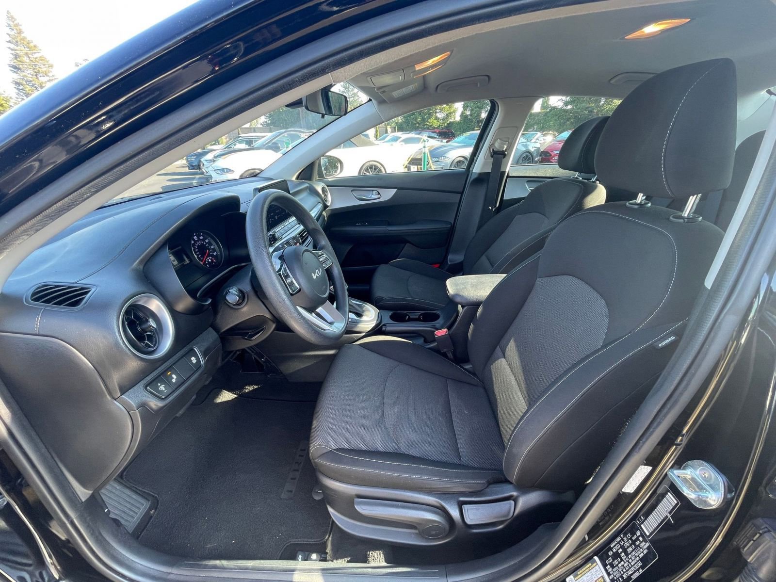 Thumbnail: 2023 Kia Forte - 24