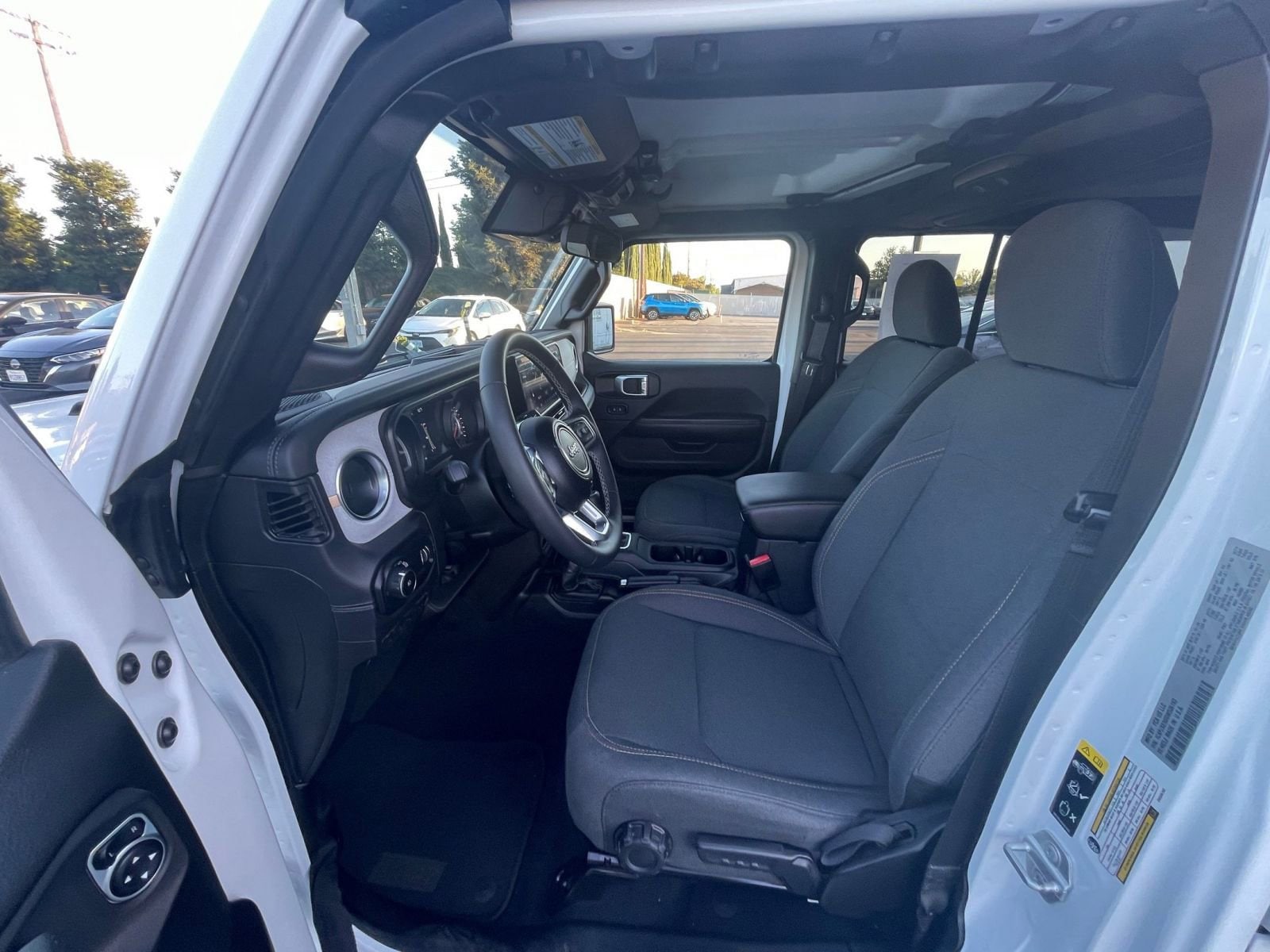 Thumbnail: 2025 Jeep Wrangler - 27