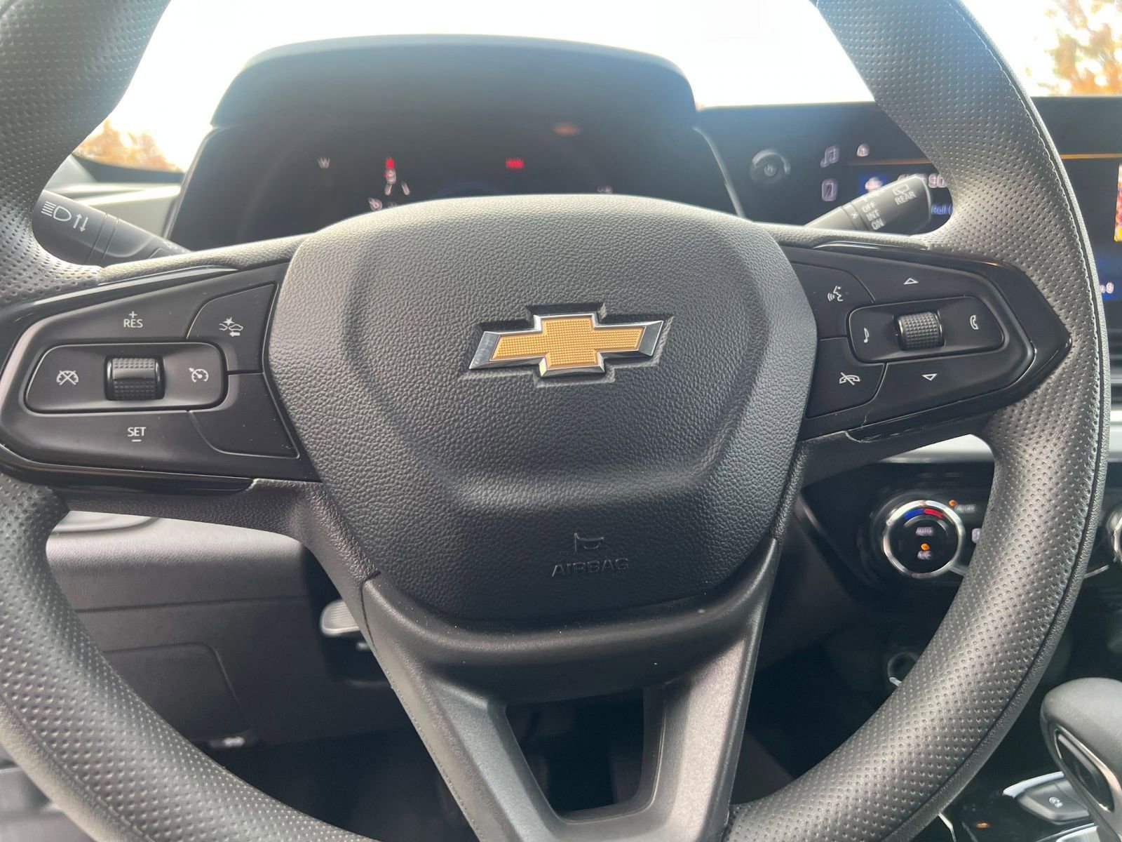 Thumbnail: 2025 Chevrolet Trax - 28