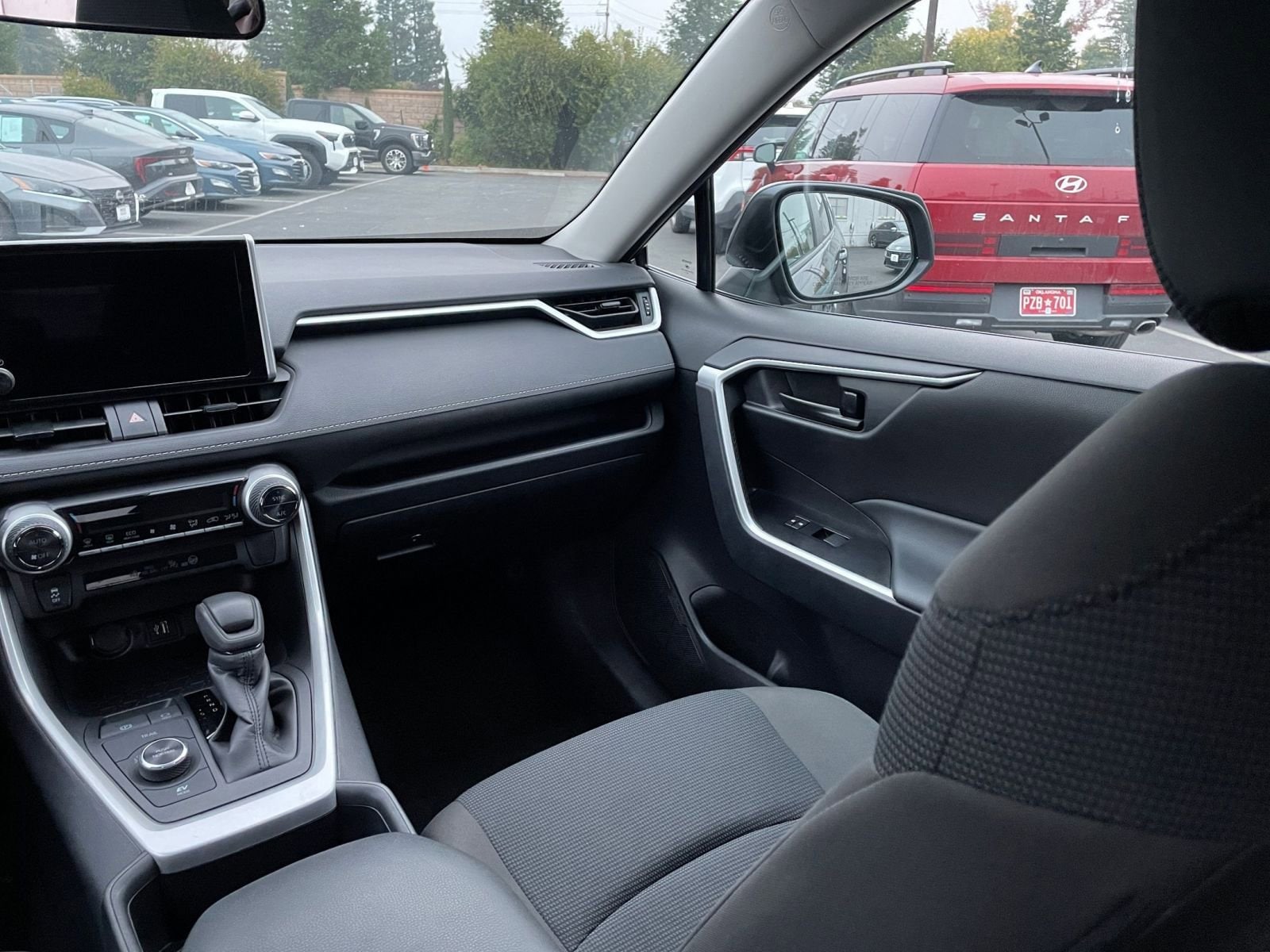 Thumbnail: 2025 Toyota RAV4 - 29