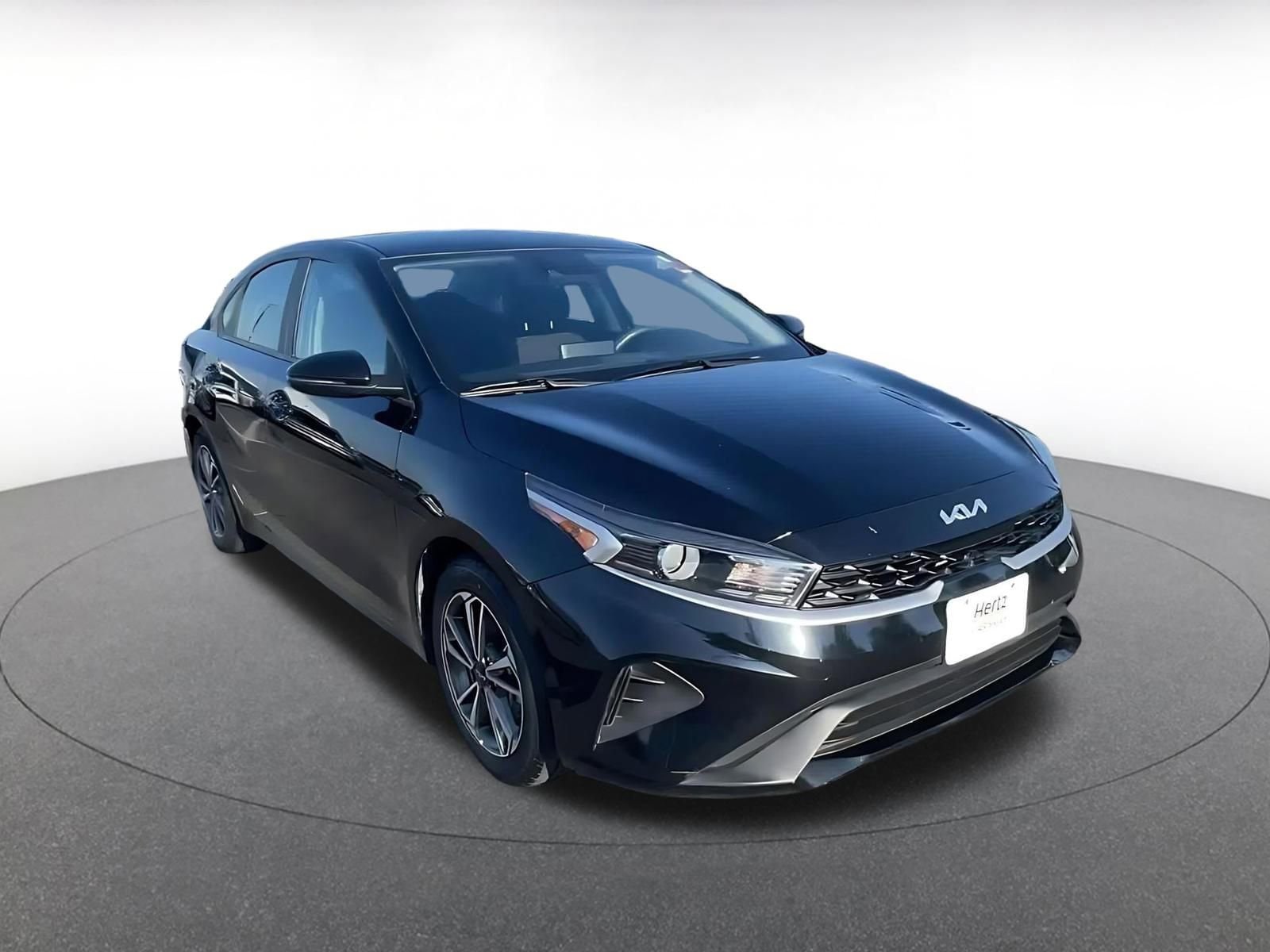 Thumbnail: 2023 Kia Forte - 3