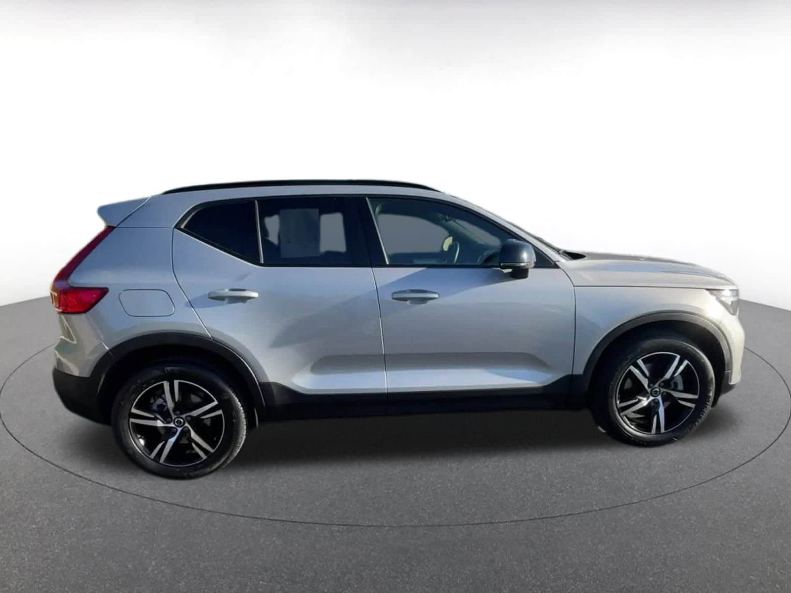 Thumbnail: 2024 Volvo XC40 - 16