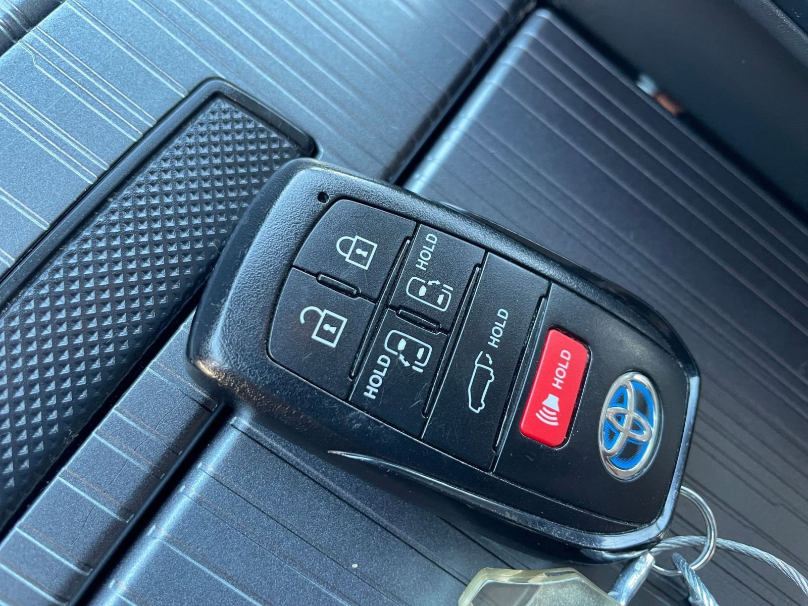 Thumbnail: 2025 Toyota Sienna - 24