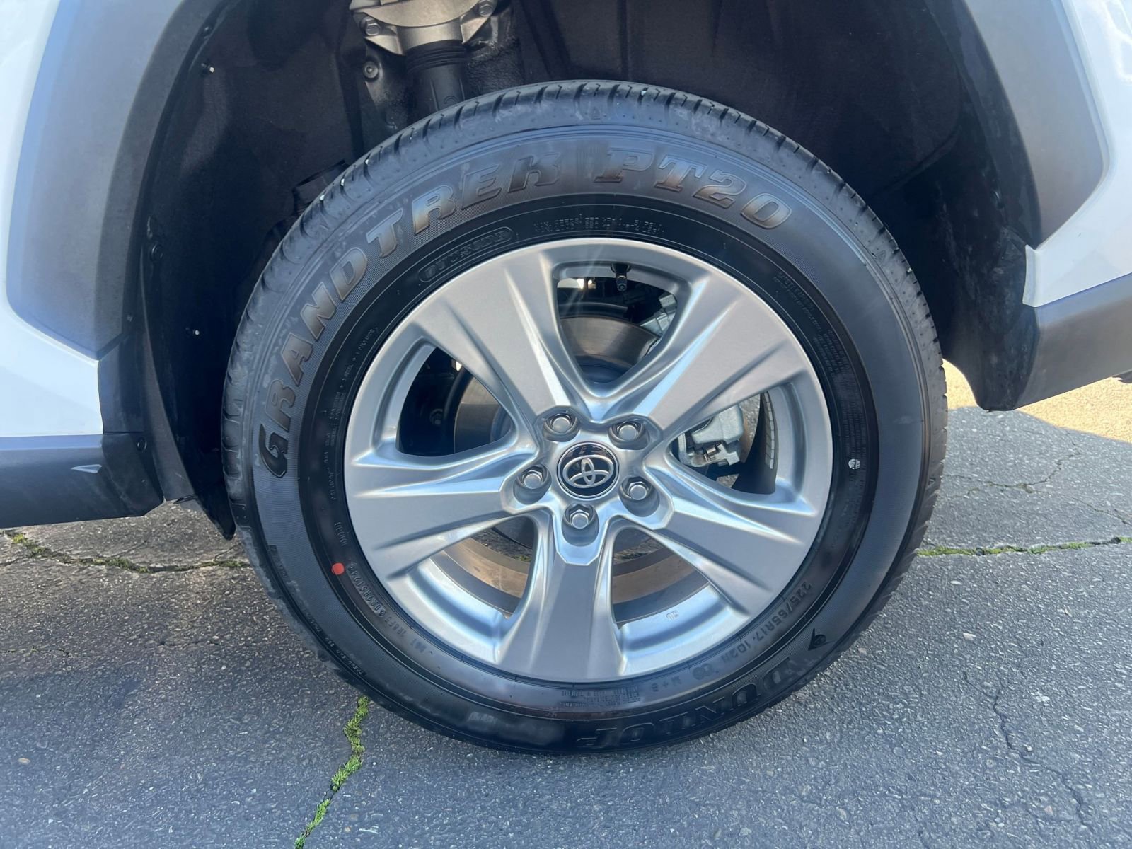 Thumbnail: 2025 Toyota RAV4 - 30