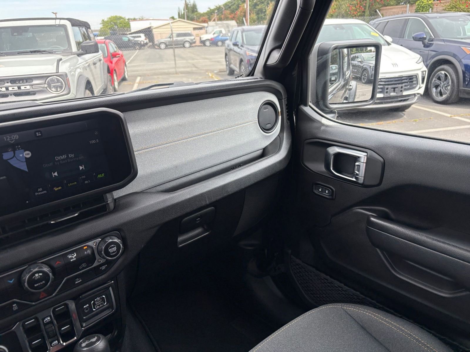 Thumbnail: 2025 Jeep Wrangler - 34