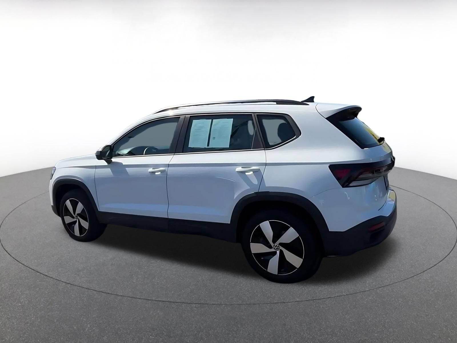Thumbnail: 2026 Volkswagen Taos - 10