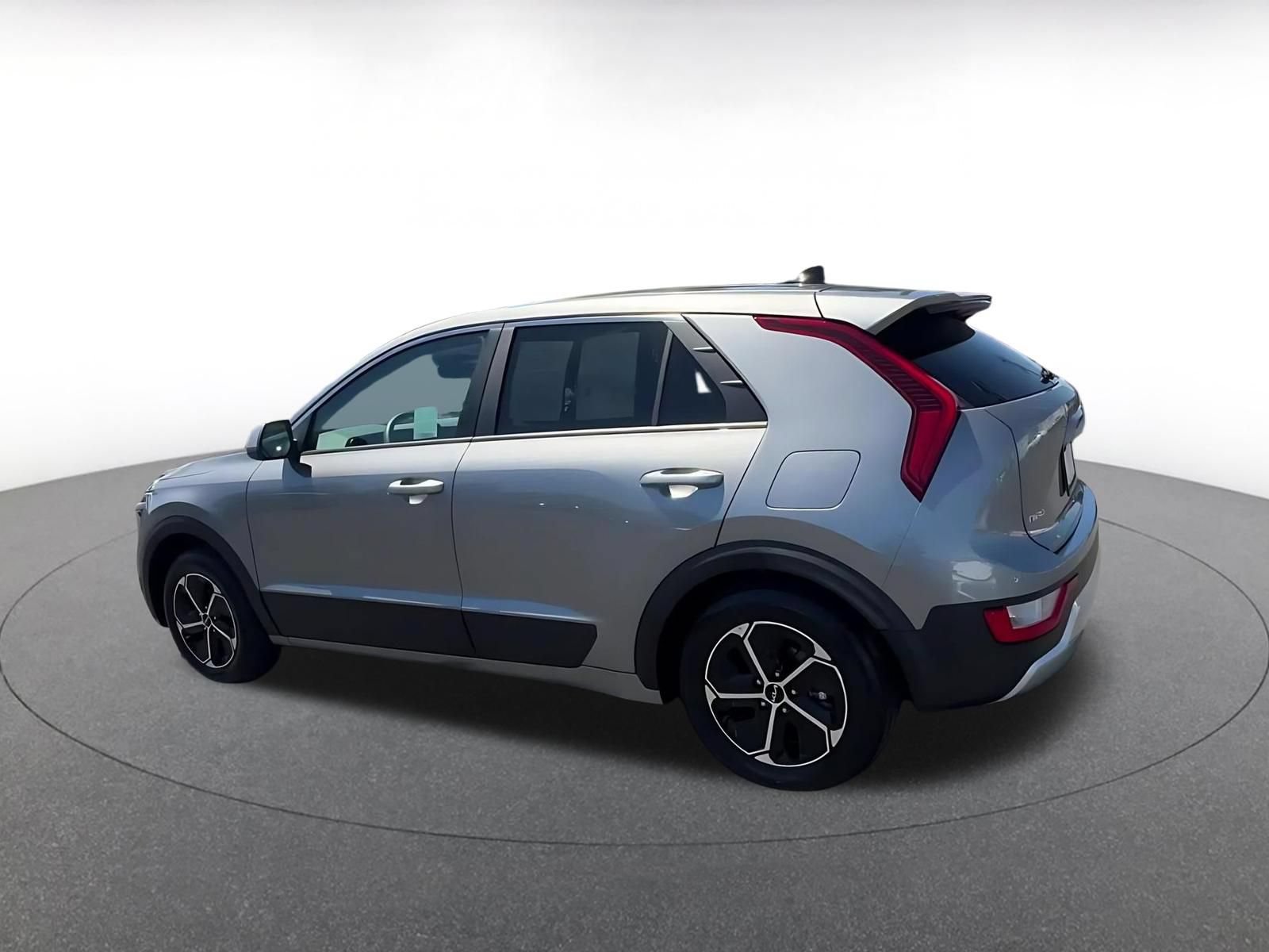 Thumbnail: 2026 Kia Niro - 10