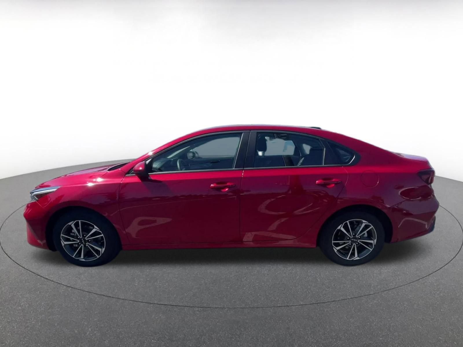 Thumbnail: 2024 Kia Forte - 8