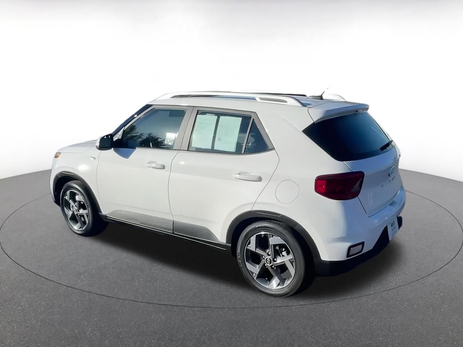 Thumbnail: 2025 Hyundai Venue - 10