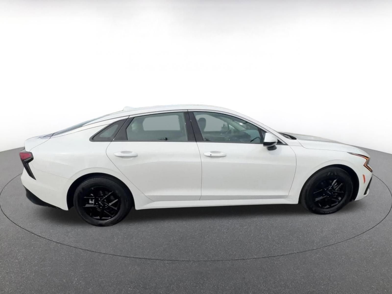 Thumbnail: 2025 Kia K5 - 16