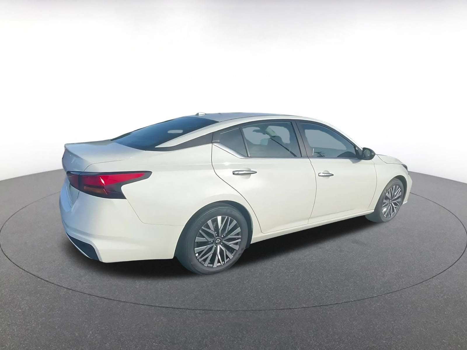 Thumbnail: 2025 Nissan Altima - 15