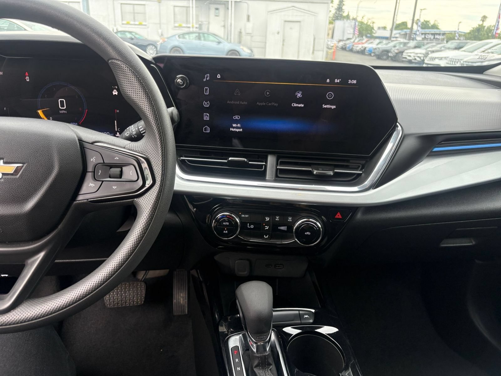 Thumbnail: 2025 Chevrolet Trax - 17