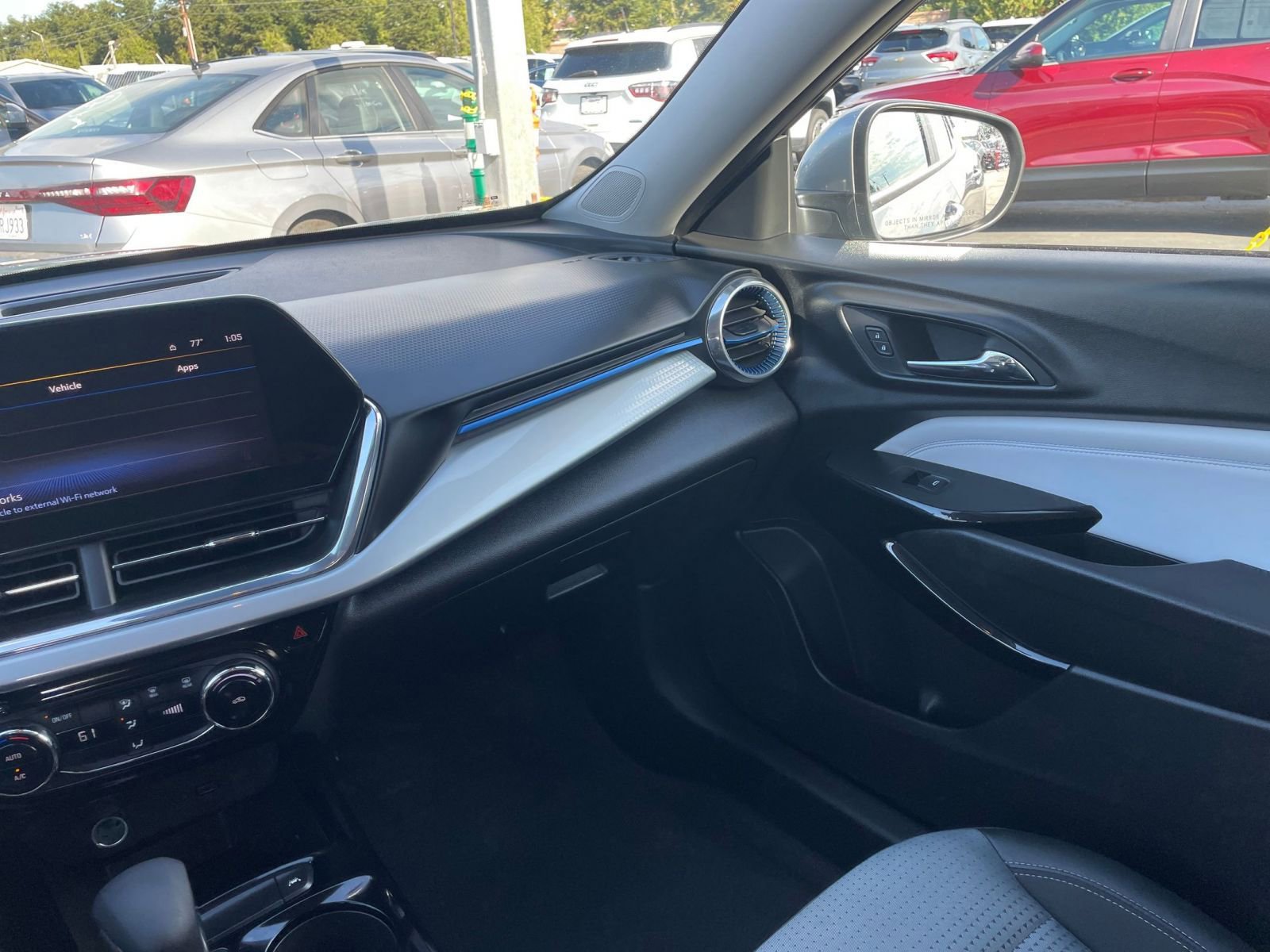 Thumbnail: 2025 Chevrolet Trax - 34