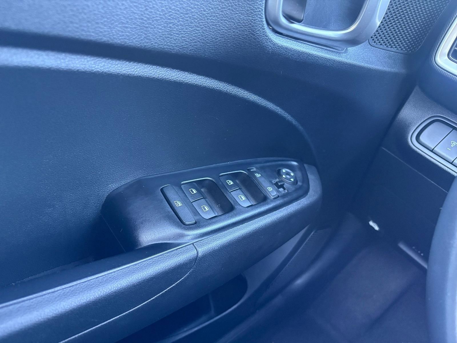 Thumbnail: 2025 Hyundai Venue - 18