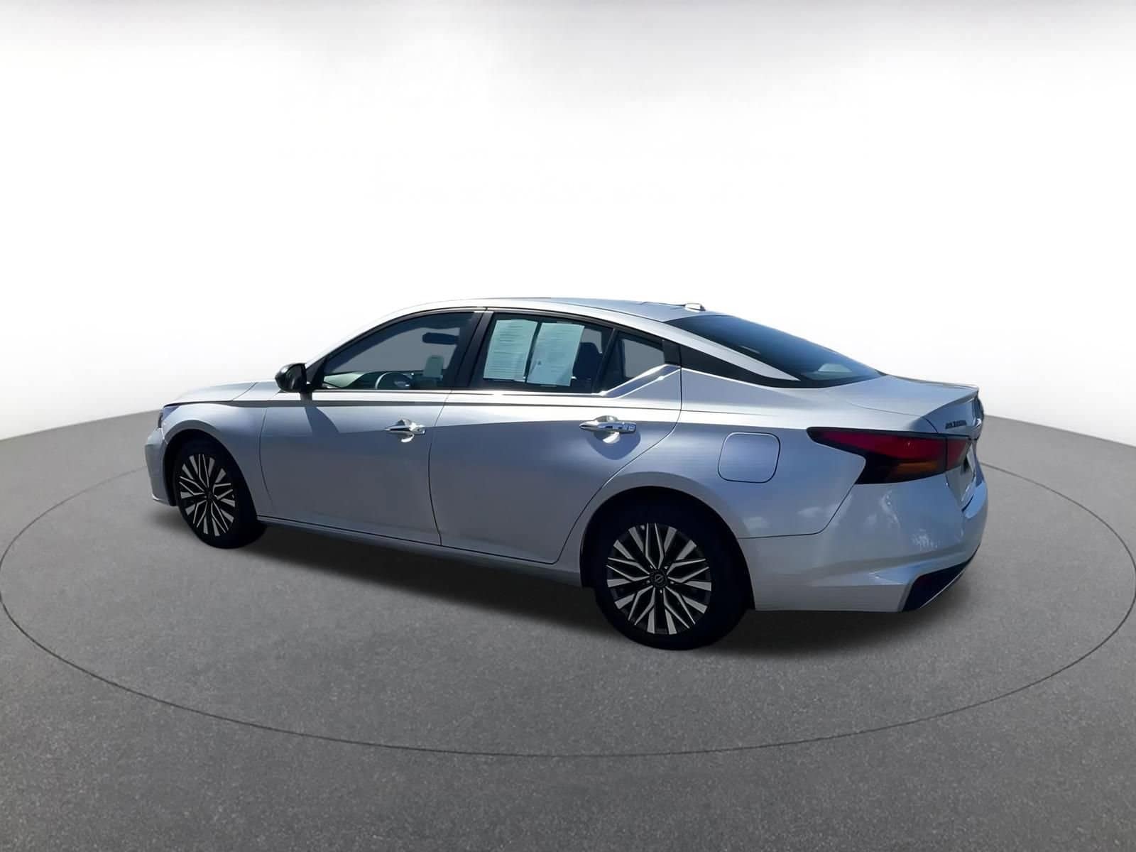 Thumbnail: 2024 Nissan Altima - 10