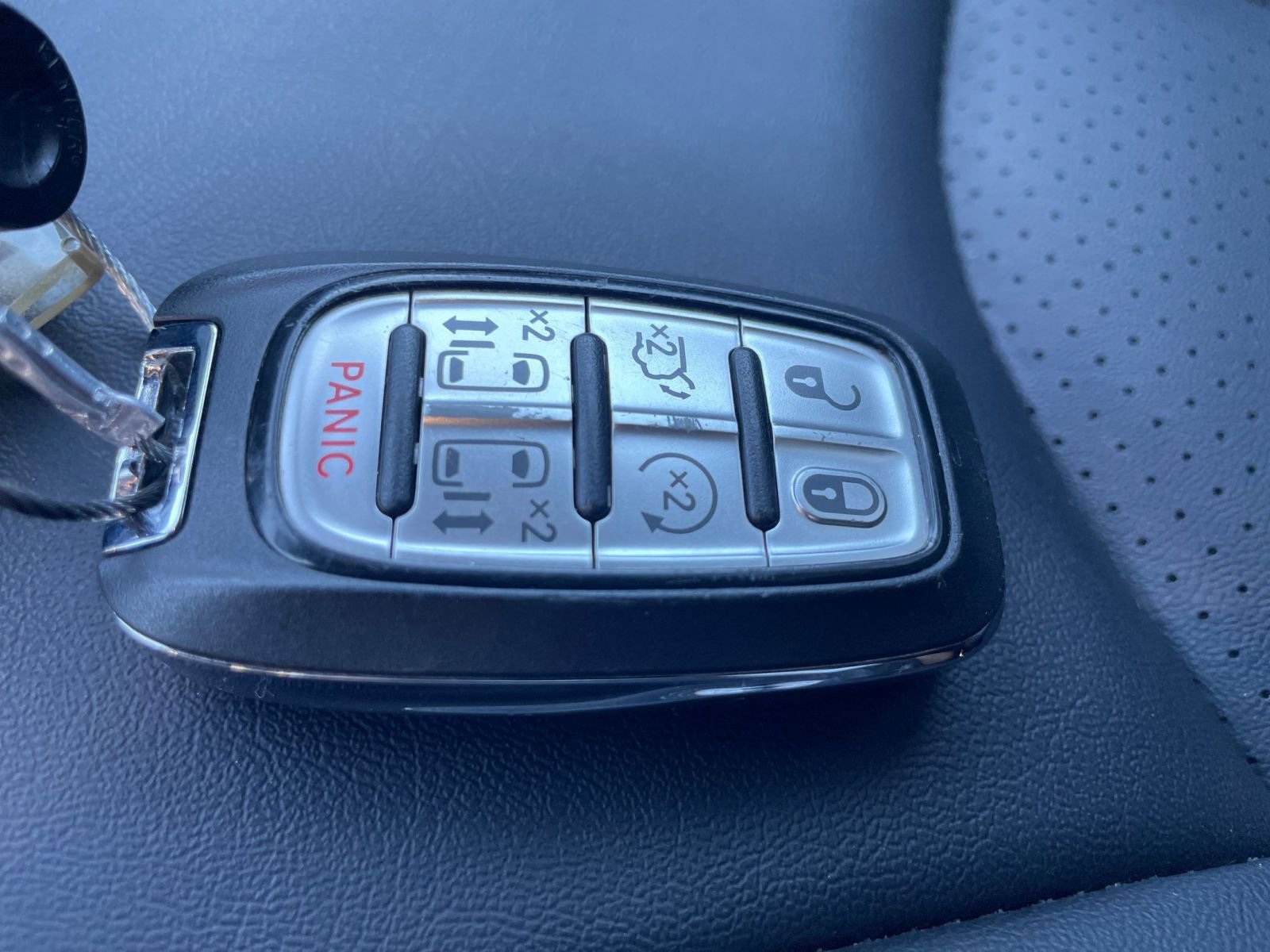 Thumbnail: 2025 Chrysler Pacifica - 18