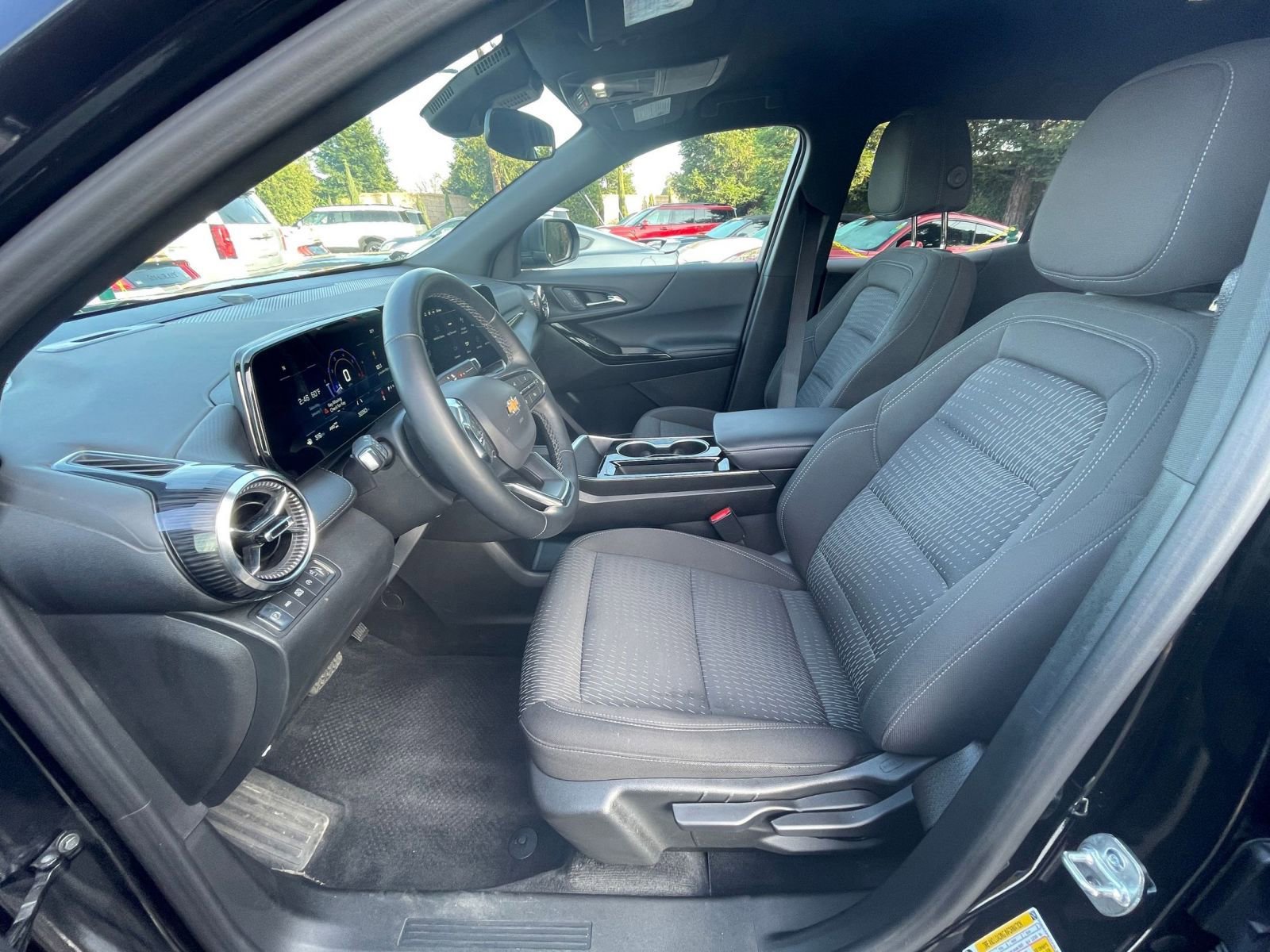 Thumbnail: 2025 Chevrolet Equinox - 28